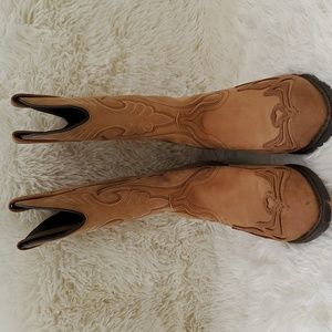 WOMENS SIZE 7.5 M LEATHER BOOTS